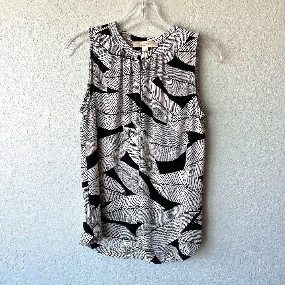 LOFT Black and White Leaf-Print Sleeveless Blouse